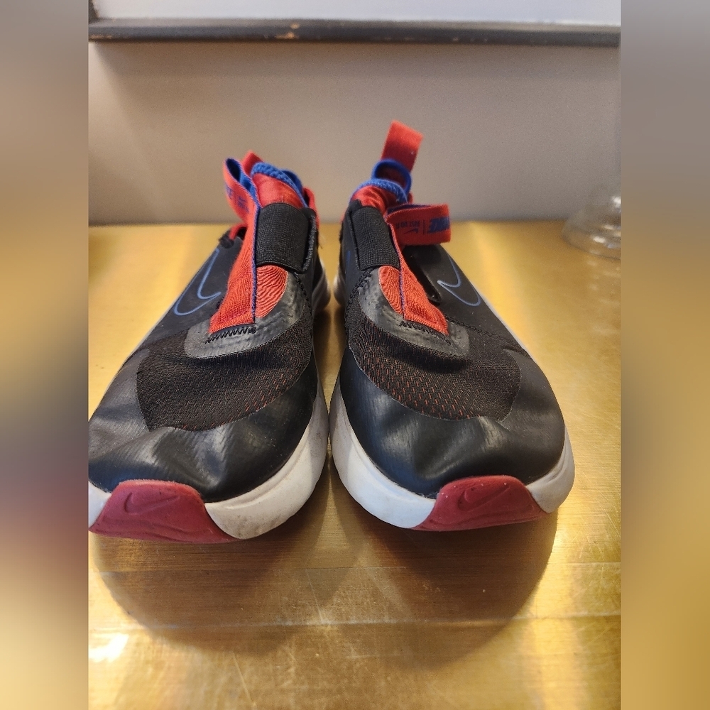 Youth Nike Sneakers Size 4Y - Picture 2 of 9